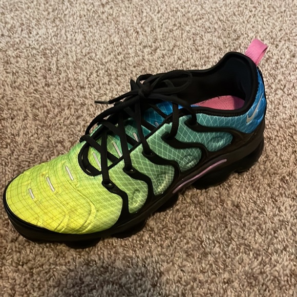 Nike Vapormax Plus - Picture 2 of 8